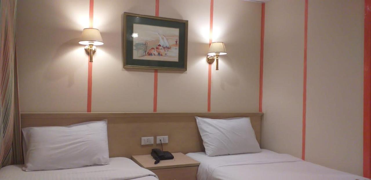 Queen Isis Floating Hotel Al Minya Buitenkant foto