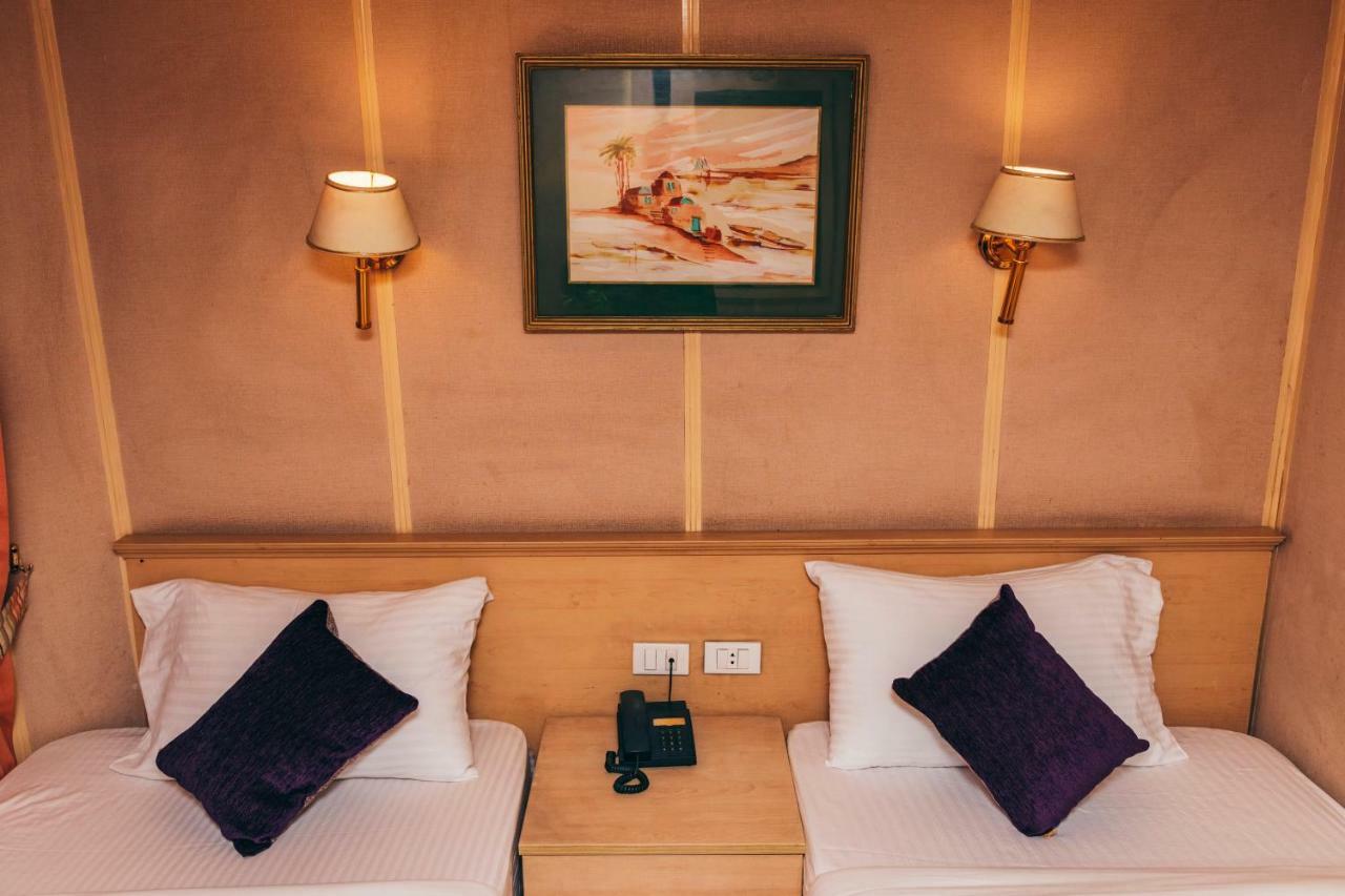 Queen Isis Floating Hotel Al Minya Buitenkant foto